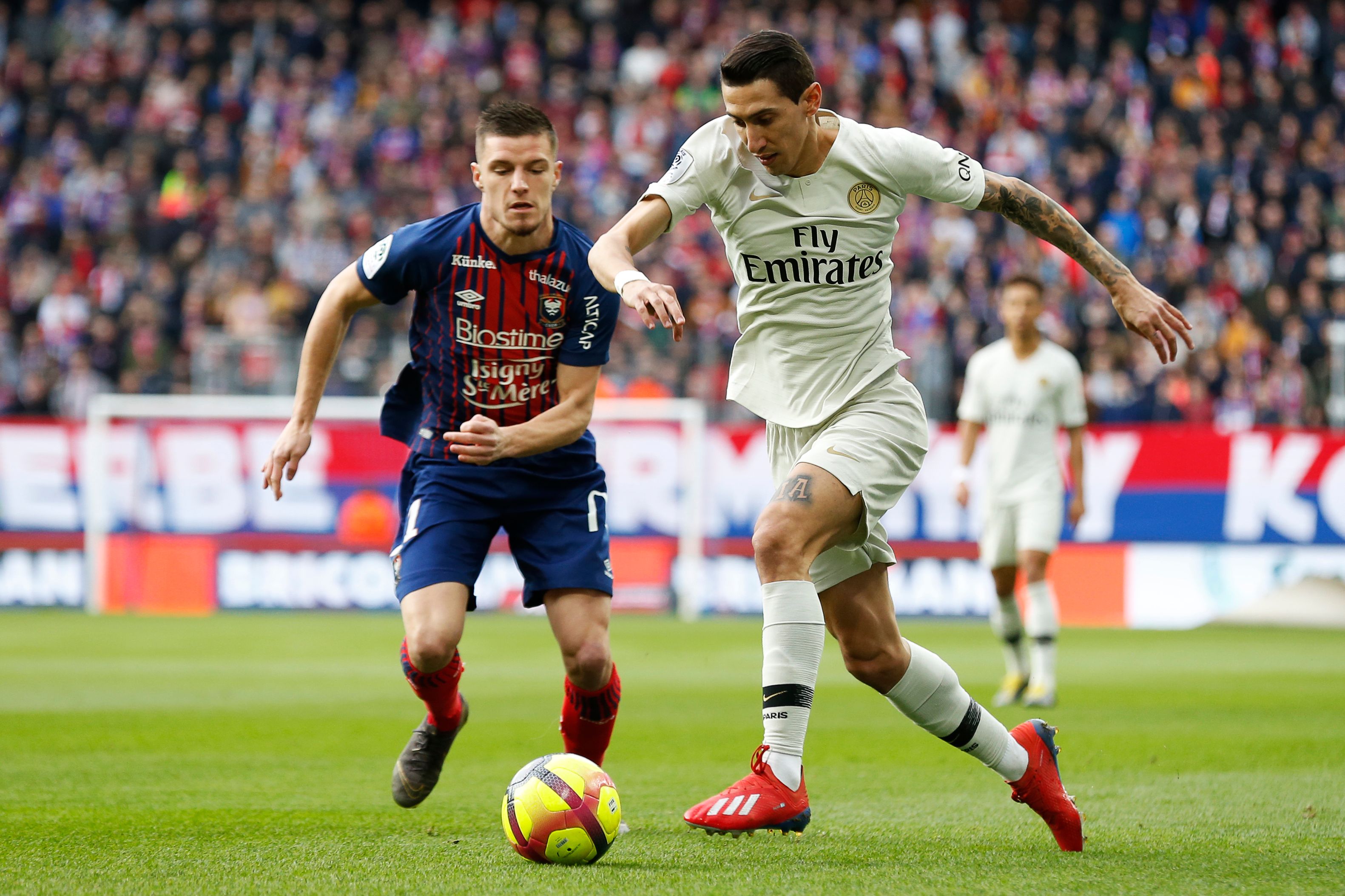 庆祝建队126周年！巴萨官方社媒晒诺坎普球场海报（巴萨建队126周年纪念：官方社媒晒出诺坎普球场海报）