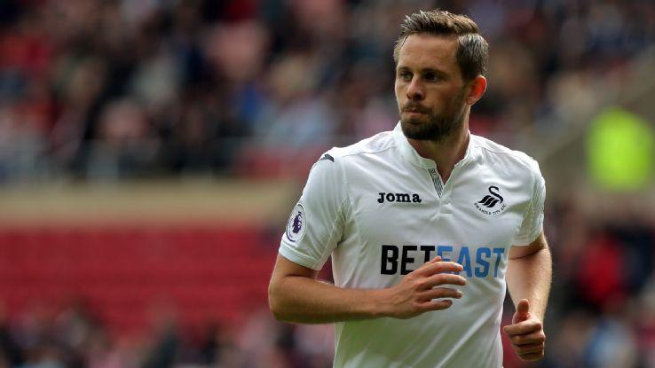 帕尔马官方：铃木彩艳左手中指及手舟骨复合骨折，将接受手术（帕尔马官宣：铃木彩艳左手中指与腕舟骨复合性骨折，将接受手术治疗）