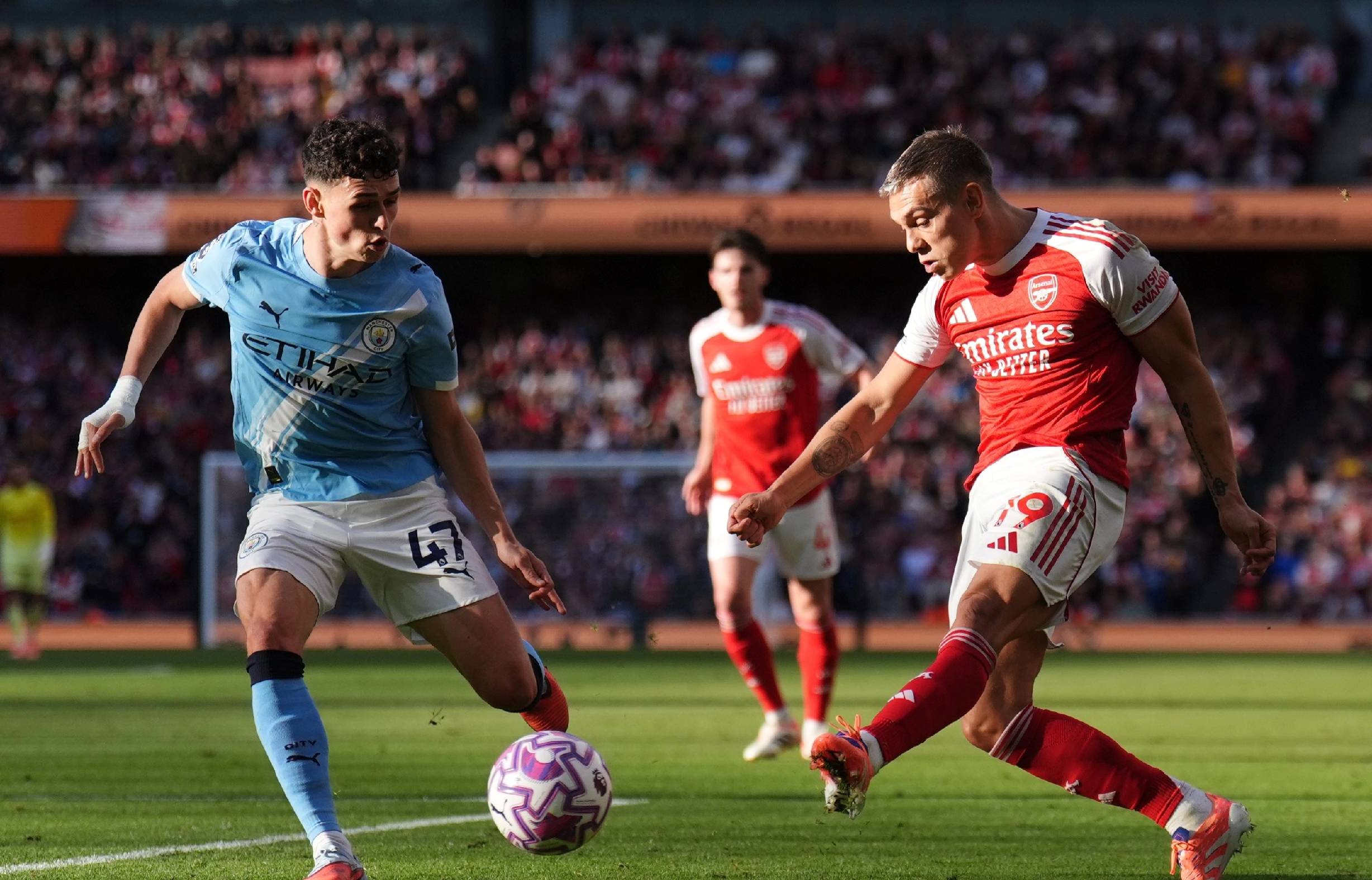 斯基拉：那不勒斯依然想租梅努，球员也想要获得更多出场机会（斯基拉：那不勒斯仍盼租借梅努，球员渴望更多出场时间）