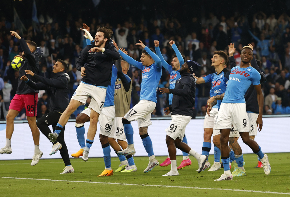 25岁圆神再建功：狂奔压迫 凌空外脚背进空门！16场8球4助（25岁圆神再度发威：狂奔逼抢后外脚背凌空破门，16战8球4助）