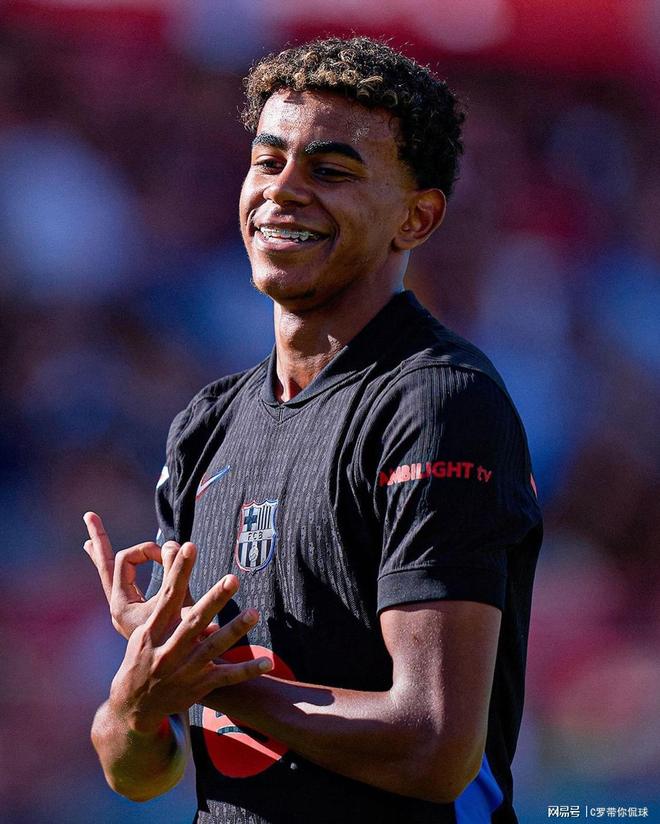 足球联赛赛季最佳球员排行榜公布（足球联赛赛季最佳球员评选结果出炉）