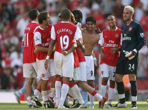 李嗣镕：在场上一点也不紧张，就想为津门虎队奉献自己的全部（李嗣镕：上场不紧张，只想为津门虎全力以赴）