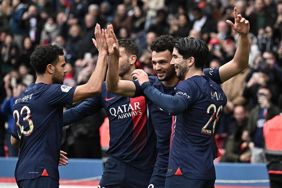 带大力神杯亮相，斯卡洛尼：上届决赛令人难忘，我们会再努力（手捧大力神杯亮相，斯卡洛尼：上届决赛难忘，我们会继续努力）