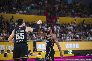 辽宁男篮宏远再度上演巅峰对决（辽宁男篮与宏远再度上演巅峰之战）