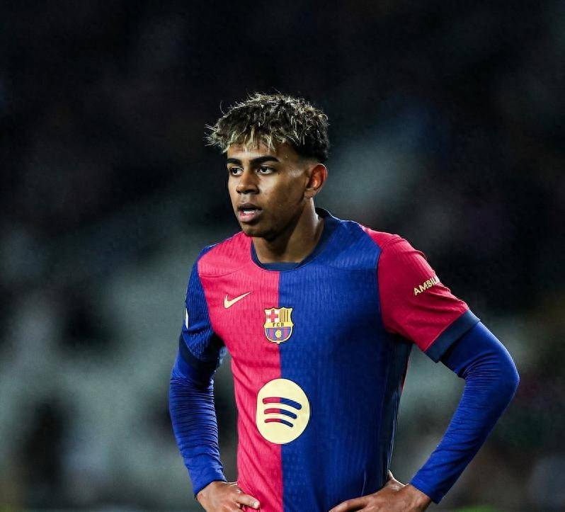 2025／26赛季英超：亚特兰大可以半价出售埃德森，曼联冬季转会期的机会来了吗（曼联冬窗良机？亚特兰大或半价放走埃德森，剑指2025／26英超）