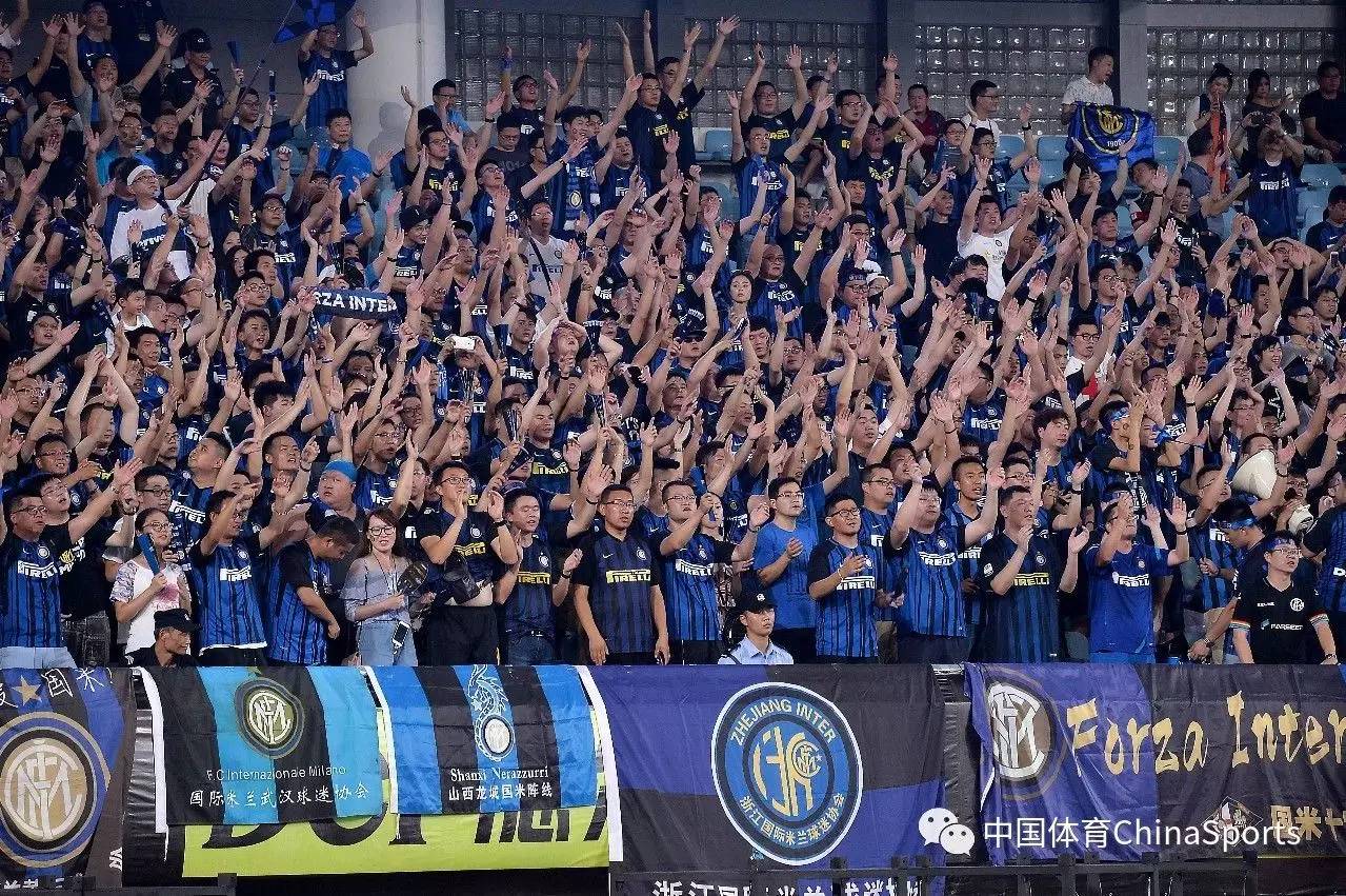 卫报：水晶宫坚持买埃泽必须付解约金，而且要预付一半（卫报：水晶宫要求买家触发埃泽解约条款，并预付一半费用）