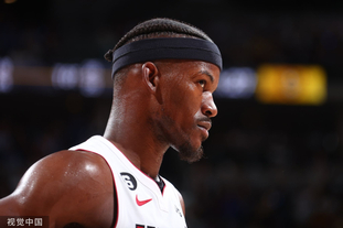 达成尤文生涯200场里程碑，洛卡特利获赠纪念球衣（洛卡特利迎来尤文生涯第200场，获赠纪念球衣）