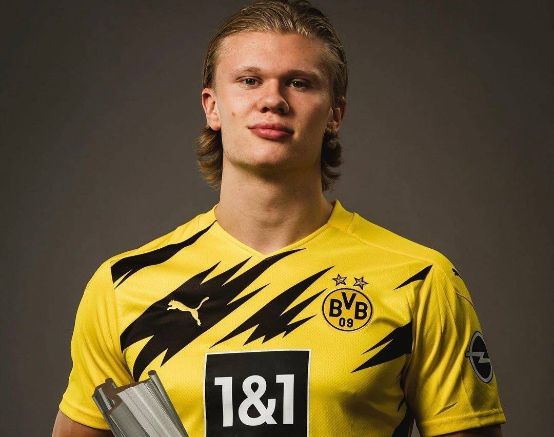 世界波直挂死角，全场尖叫（惊天远射命中死角，全场沸腾）