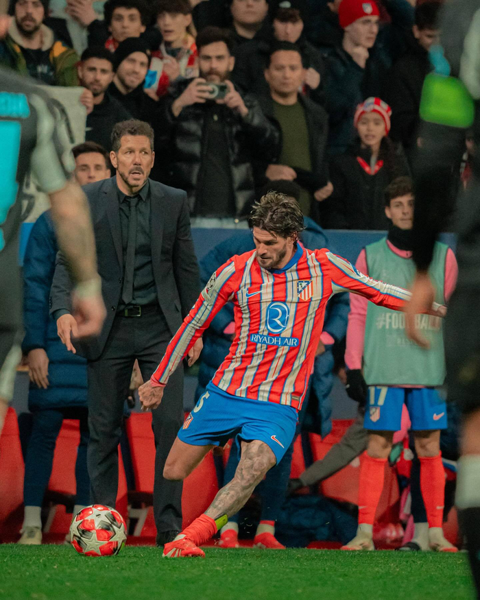 欧冠巅峰对决成主帅保卫战 皇马主场翻身可博胜（欧冠焦点战成帅位保卫战 皇马主场反弹有望胜出）