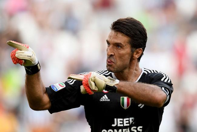 官方：纽卡斯尔联与17岁后卫埃皮亚签下职业合同（纽卡斯尔联官宣：17岁后卫埃皮亚签下职业合同）